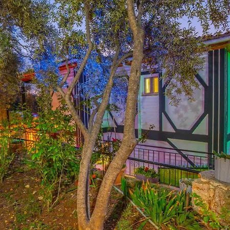 Sahin -1-3 Bedroom-sleep 6 People- Sahin 2-1 Bedroom Sleep 2 People Kaş